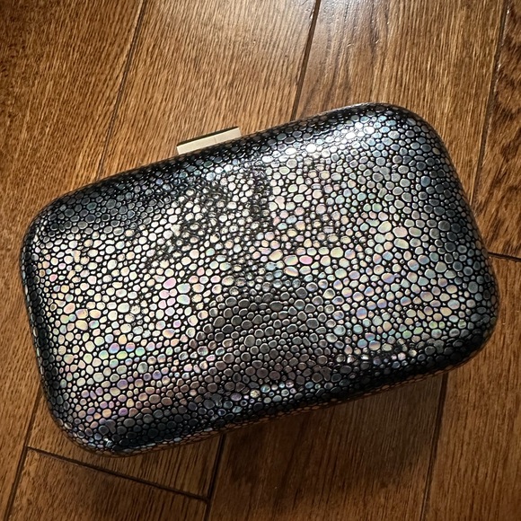 Holographic croc clutch - Picture 8 of 8